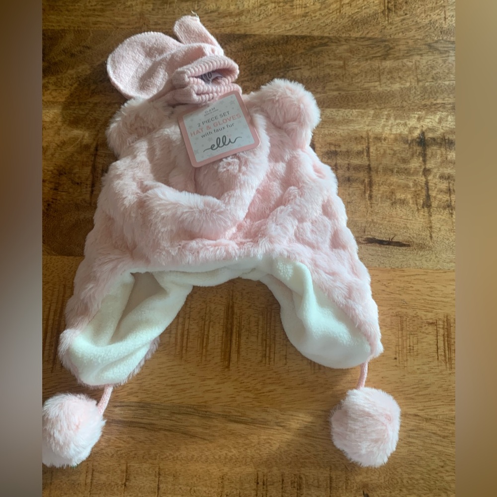 NWT Pink Fuzzy Infant Winter Hat with Ears‎ and Matching Mittens. 0-6 mon…